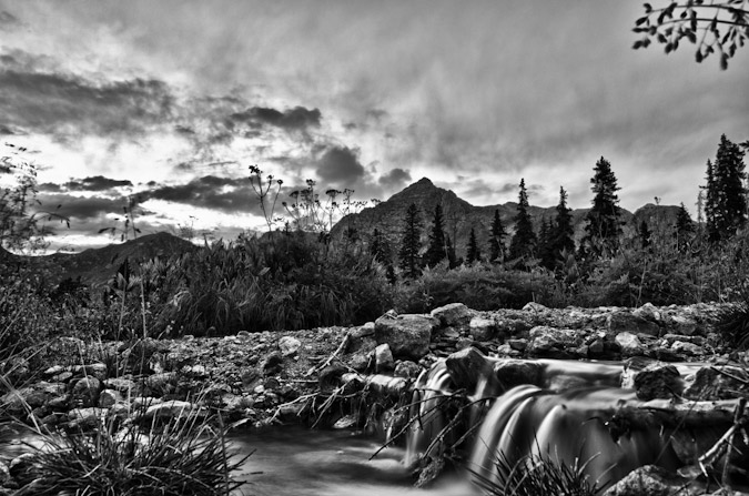 Eolus and water in black and white