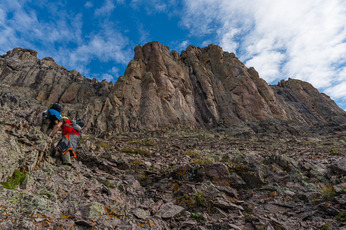 Clearing the cliff bands of Dallas Peak